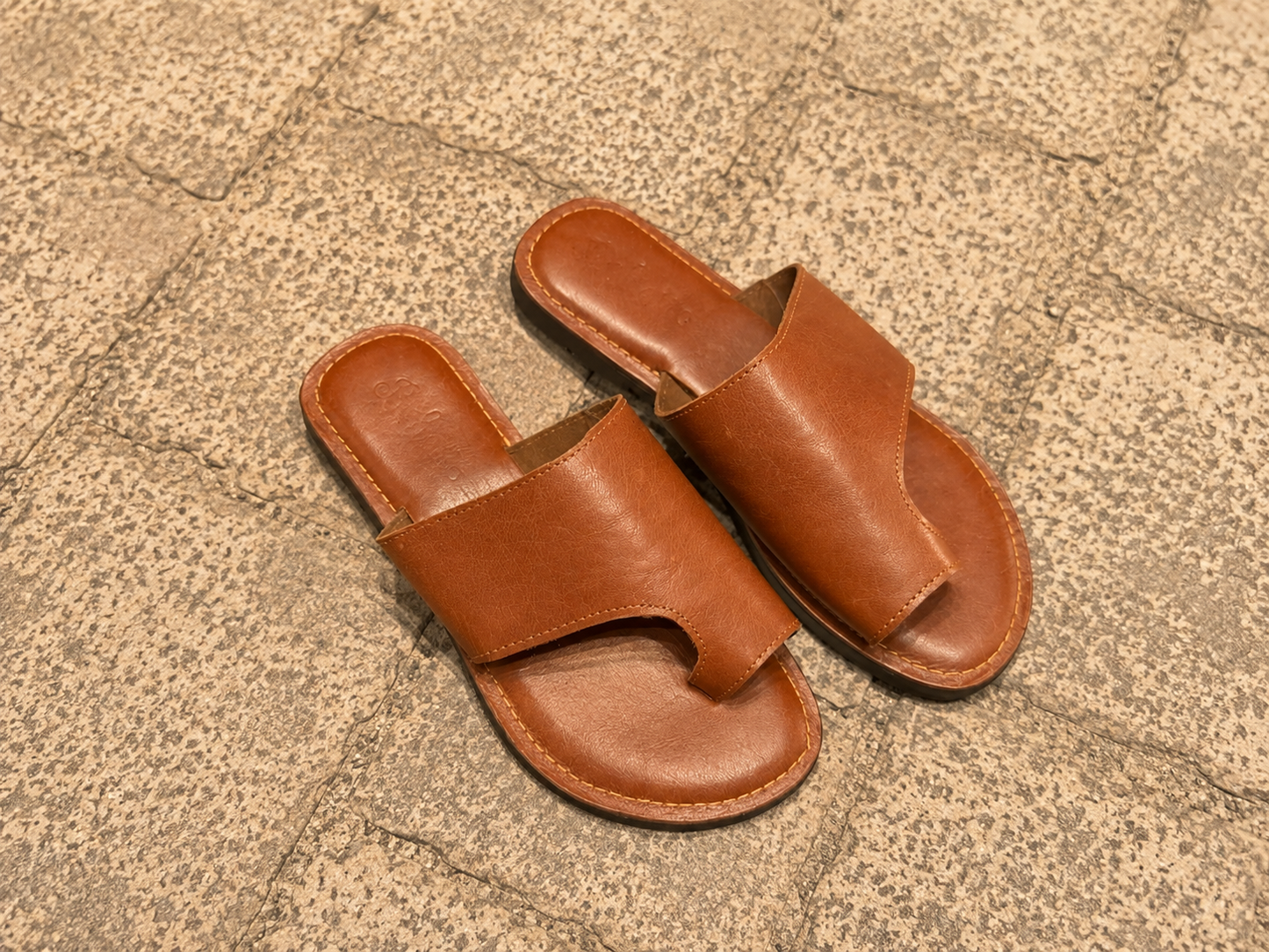 Sandales en cuir marron