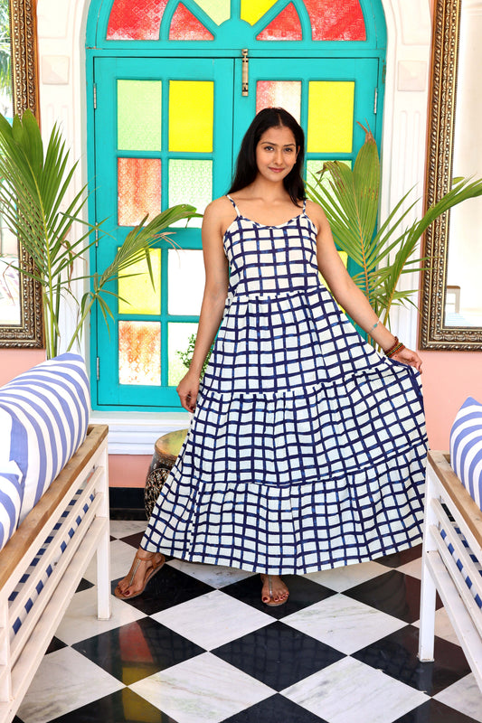 Robe longue à bretelles — imprimé carreaux marine et blanc