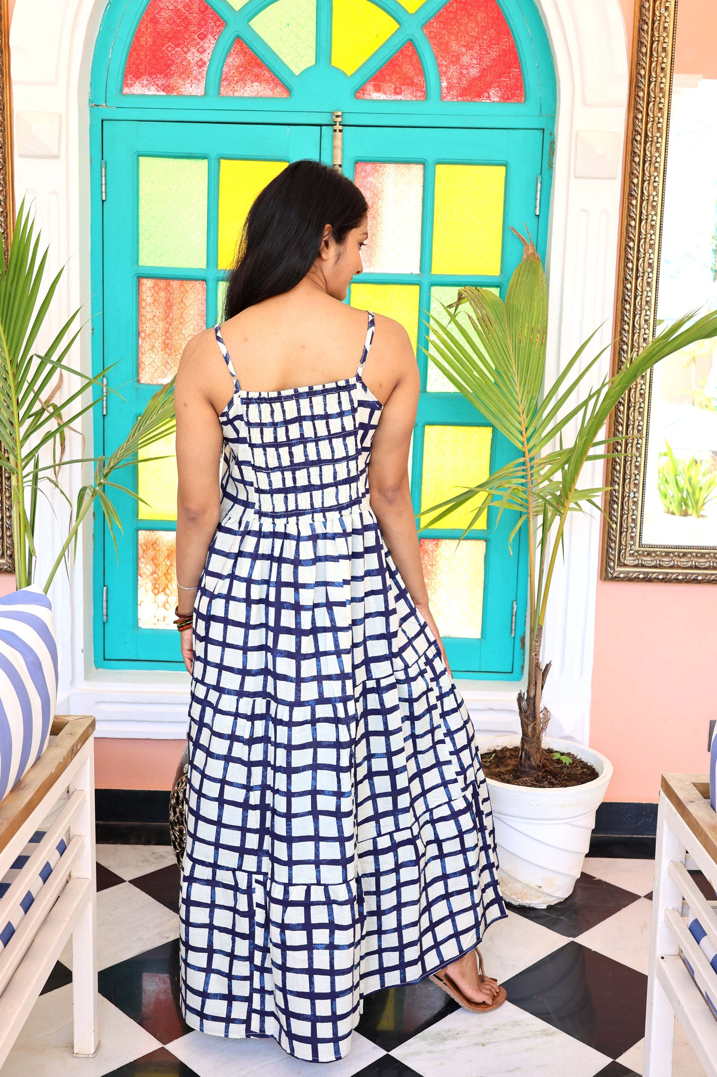 Robe longue à bretelles — imprimé carreaux marine et blanc