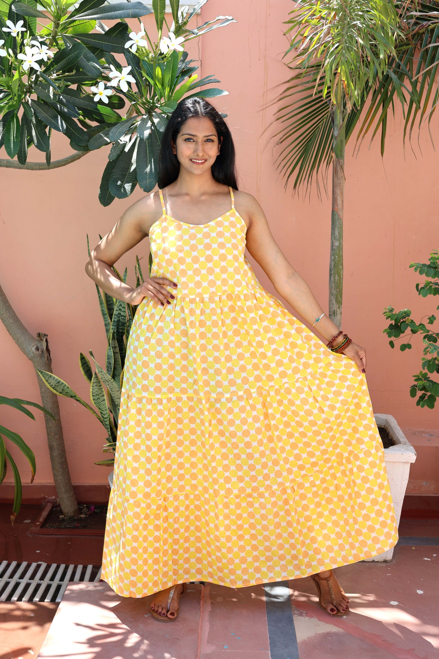 Robe longue à bretelles —imprimé pois jaune et orange