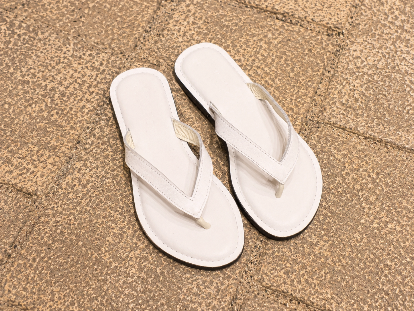 Tongs  en cuir Blanche