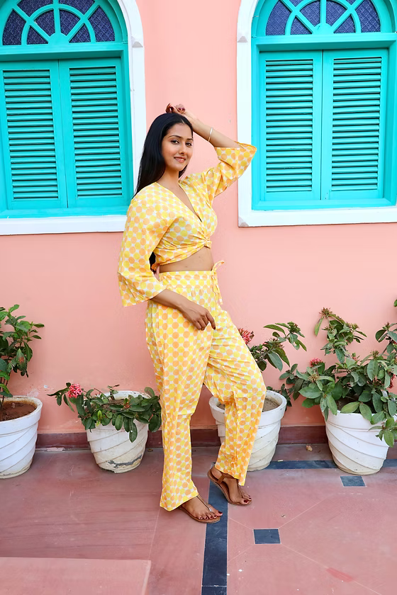 Soraya — jaune solaire
